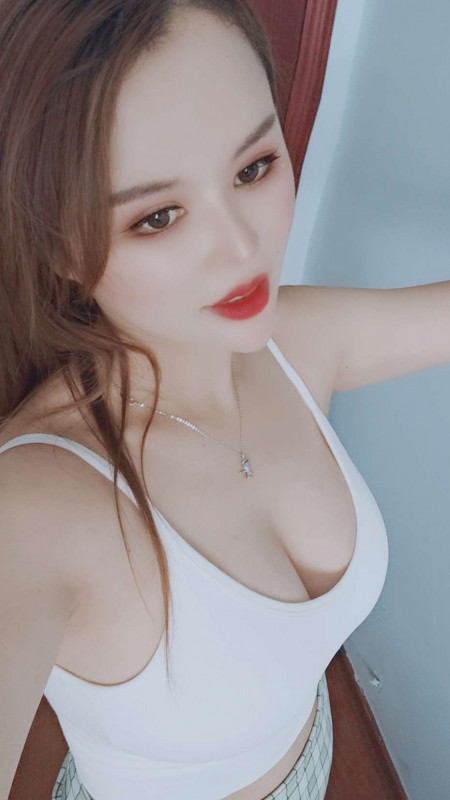 大奶少妇莫妮卡